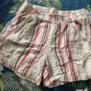 Briggs Size Small, Cozy, Tan Shorts